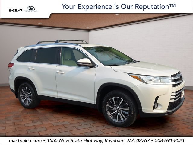 Used 2019 Blizzard Pearl Toyota XLE image 1