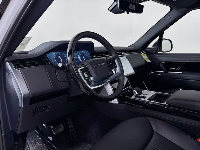 New 2026 Fuji White Land Rover SE image 9