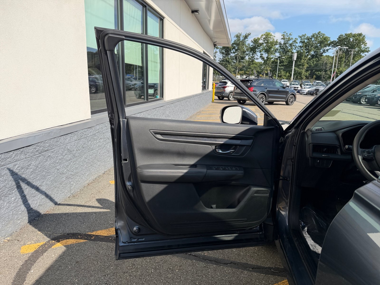2025 Honda CR-V EX - Photo 28