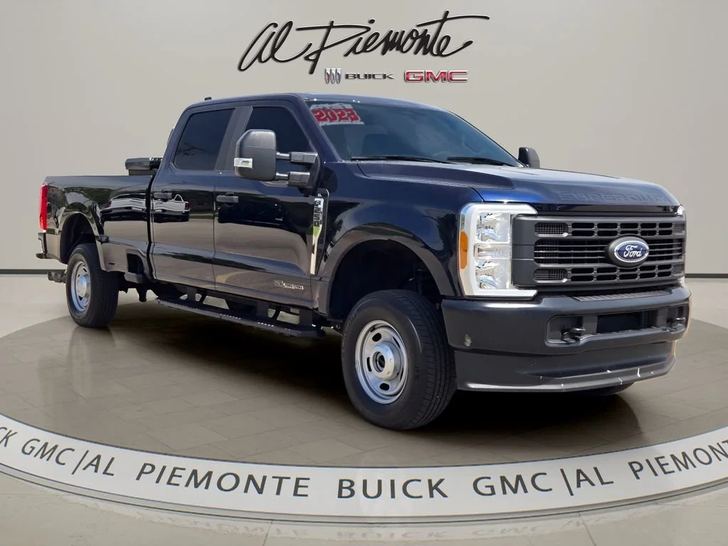 2023 Ford F-250 XL 4x4 Crew Cab 8' Box's photo