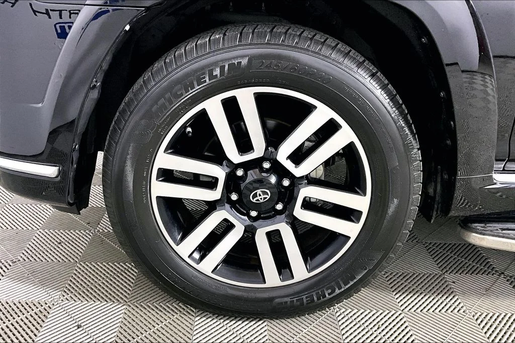 Used 2016 Black Toyota  image 7