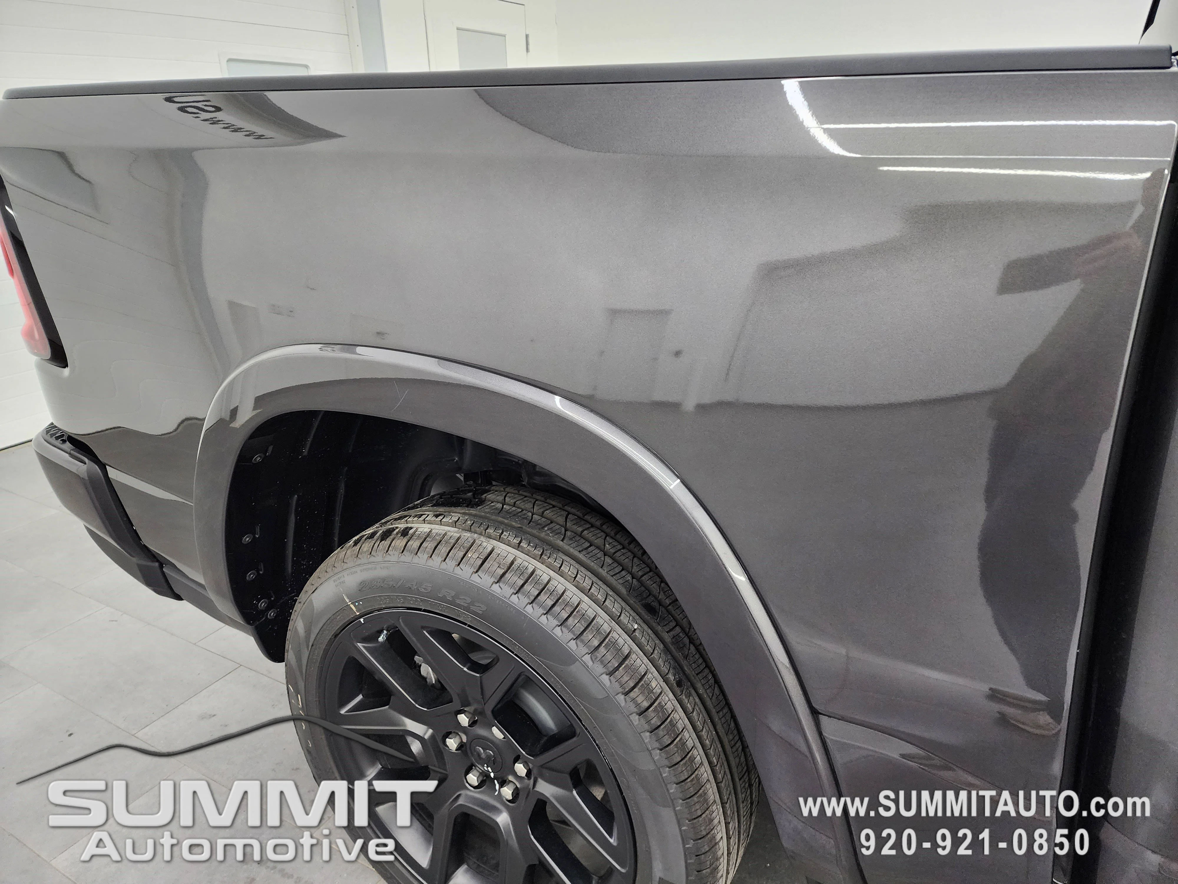 New 2026 Granite Crystal Metallic Clear-Coat Exterior Paint RAM Laramie image 29