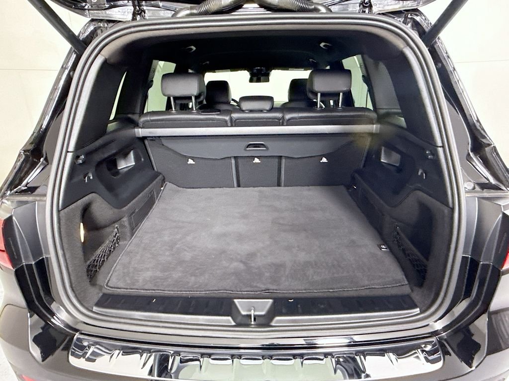 Used 2025 Night Black Mercedes-Benz GLB 250 image 28
