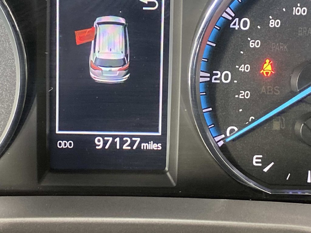 Used 2016 White Toyota XLE image 20