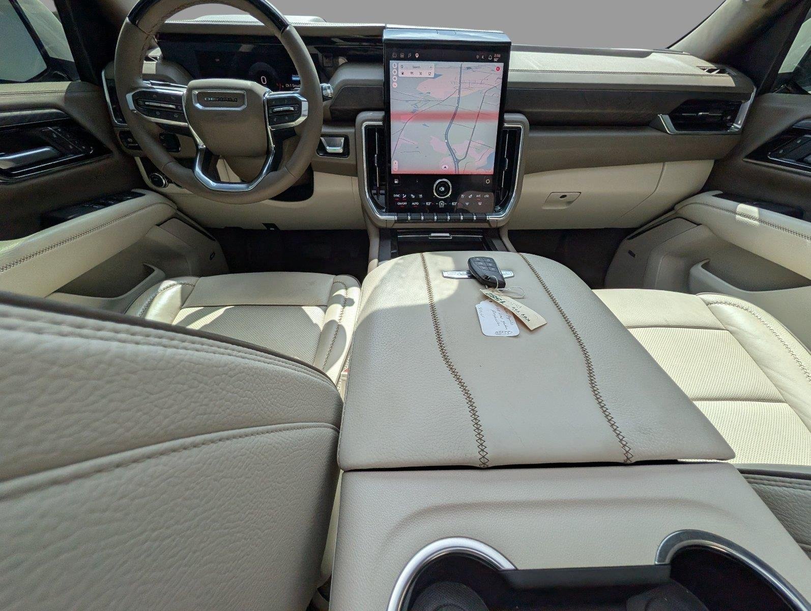 Used 2025 White Frost Tricoat GMC Denali image 27