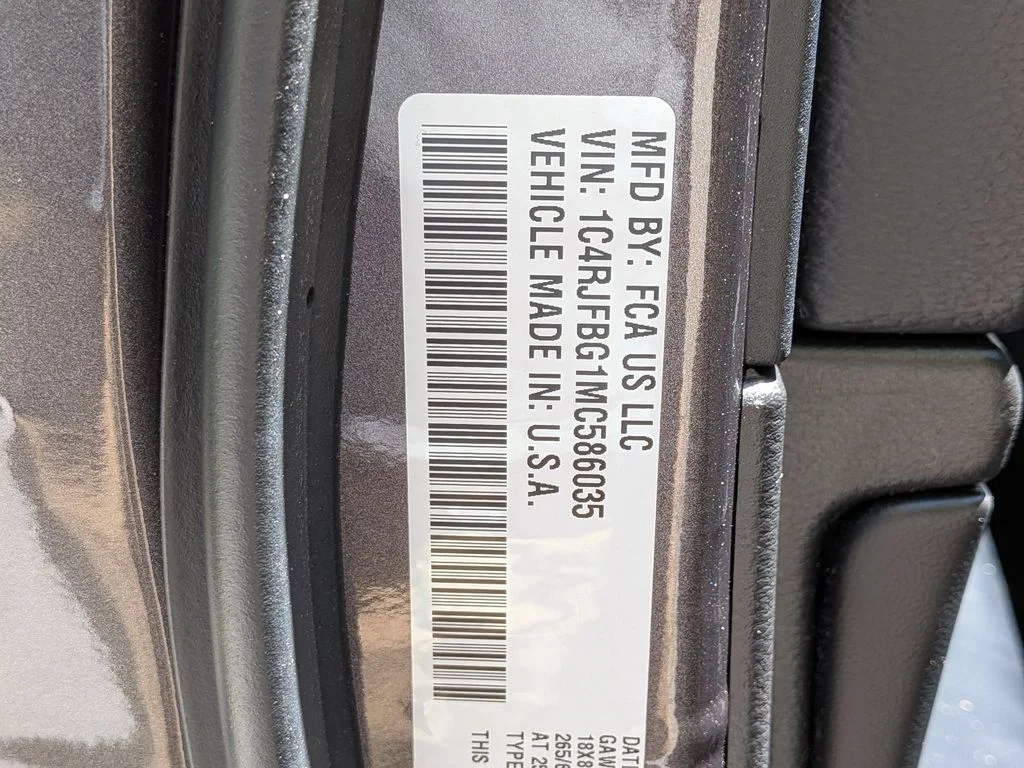 Used 2021 Gray Jeep Limited image 32