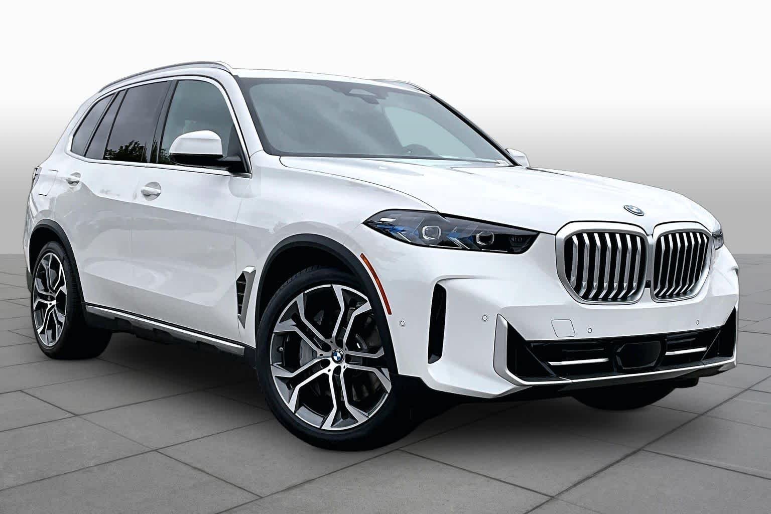 New 2026 Alpine White BMW xDrive50e image 2