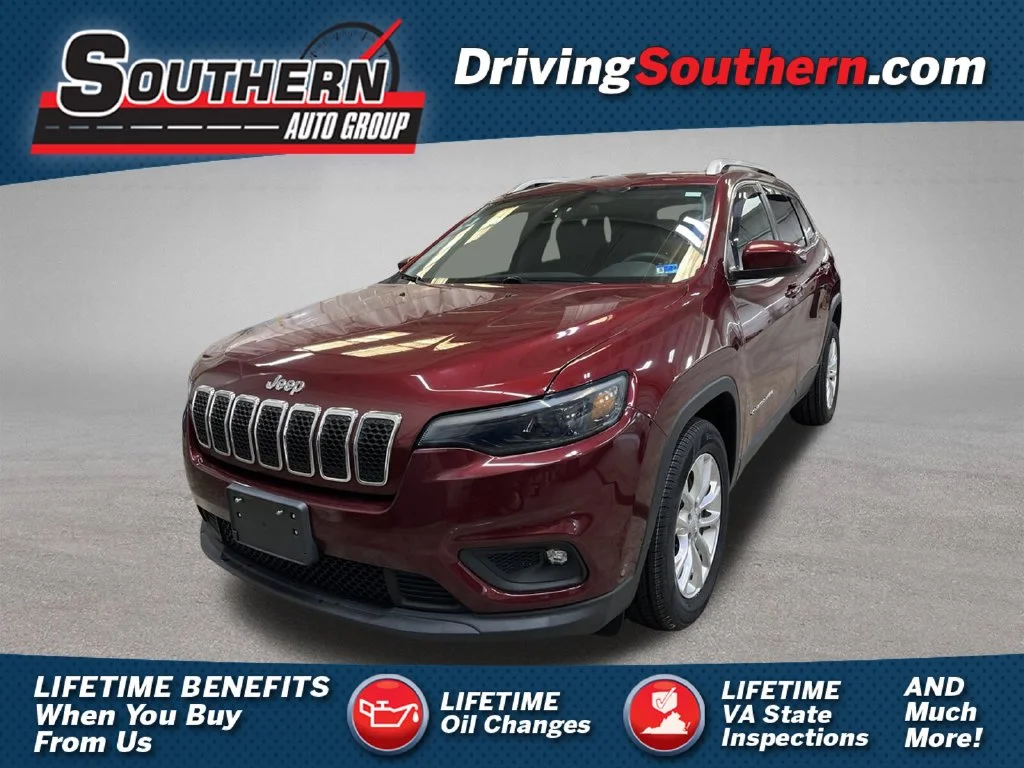 Used 2019 Red Jeep Latitude image 1