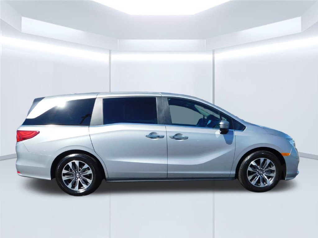 Certified Used 2024 Lunar Silver Metallic Honda EX-L image 2
