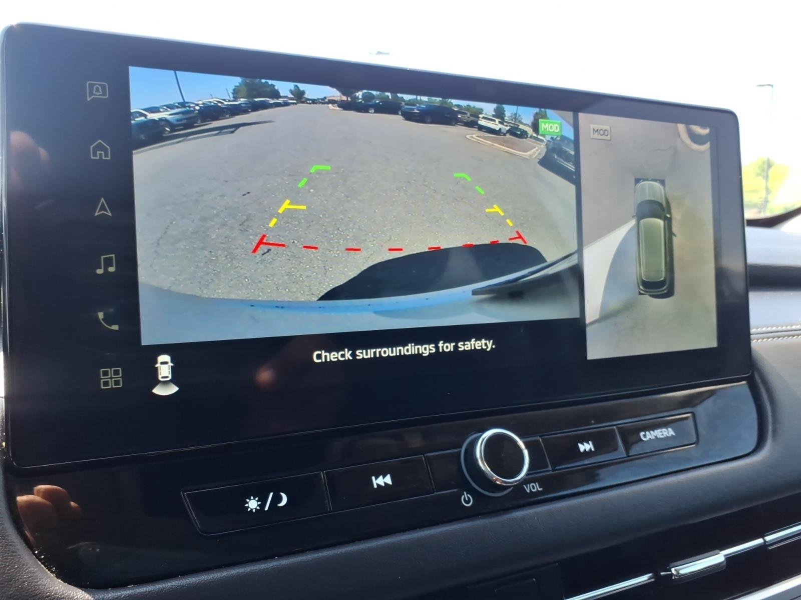 Used 2025  Mitsubishi SE image 4