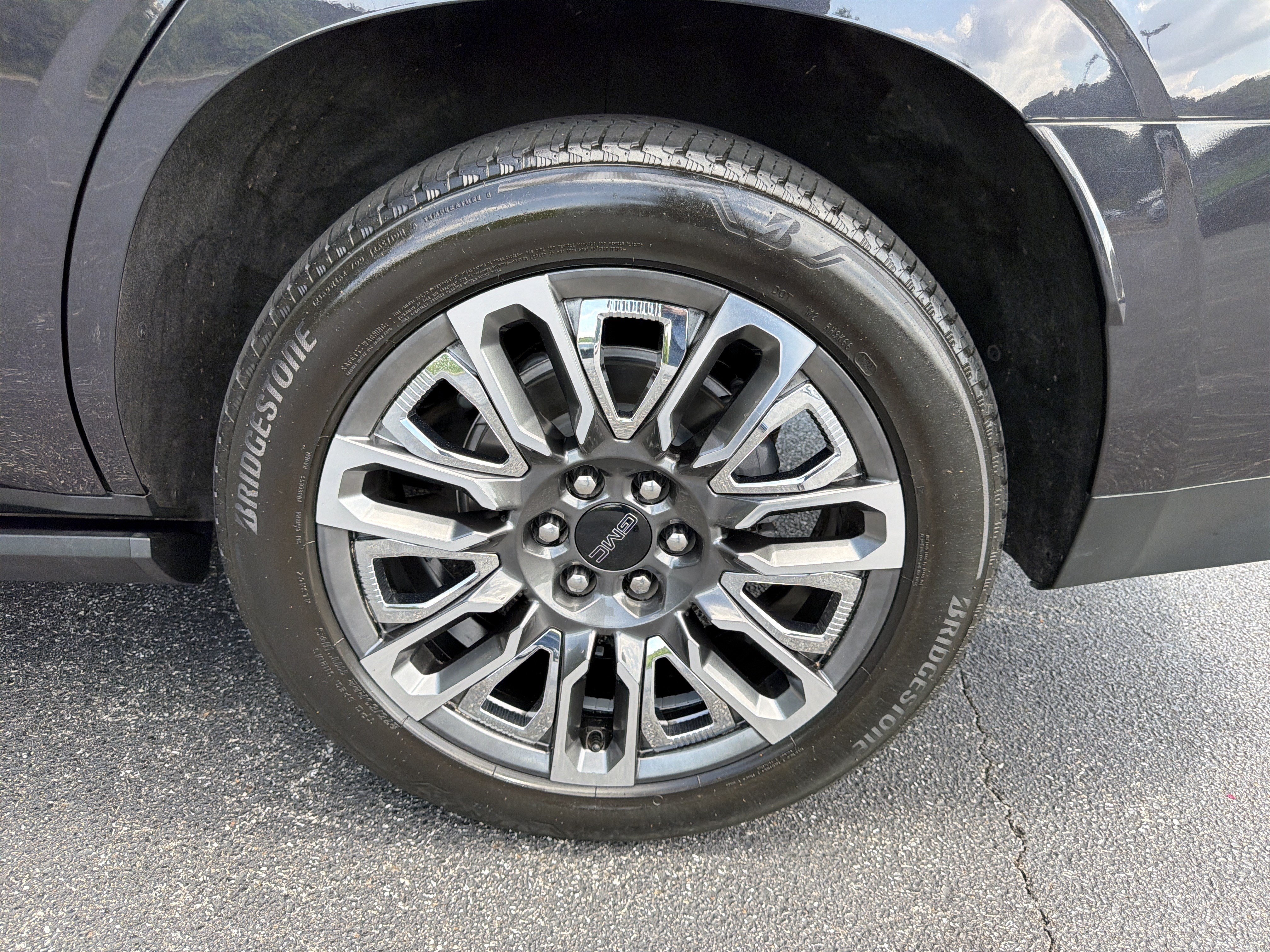 2023 GMC Yukon Denali Ultimate - Photo 27