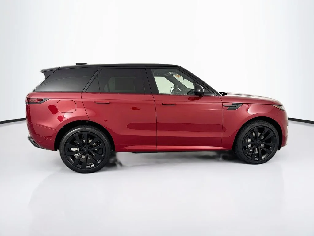 New 2026 Firenze Red Land Rover Dynamic SE image 4