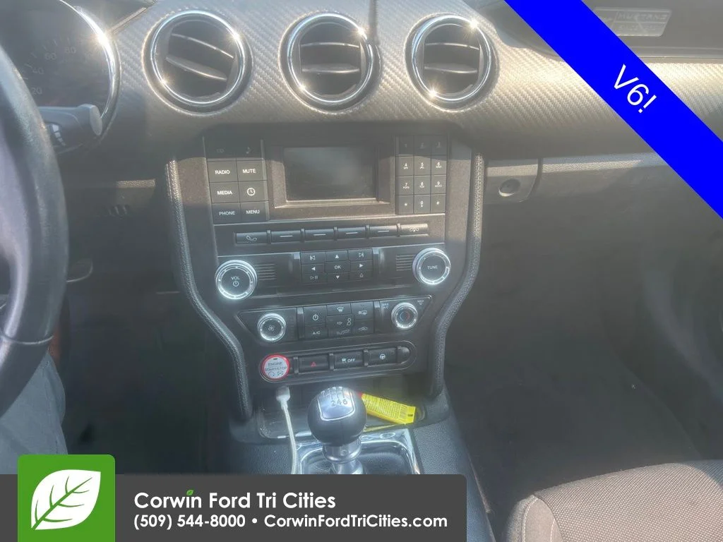 Used 2017 Blue Ford V6 image 10