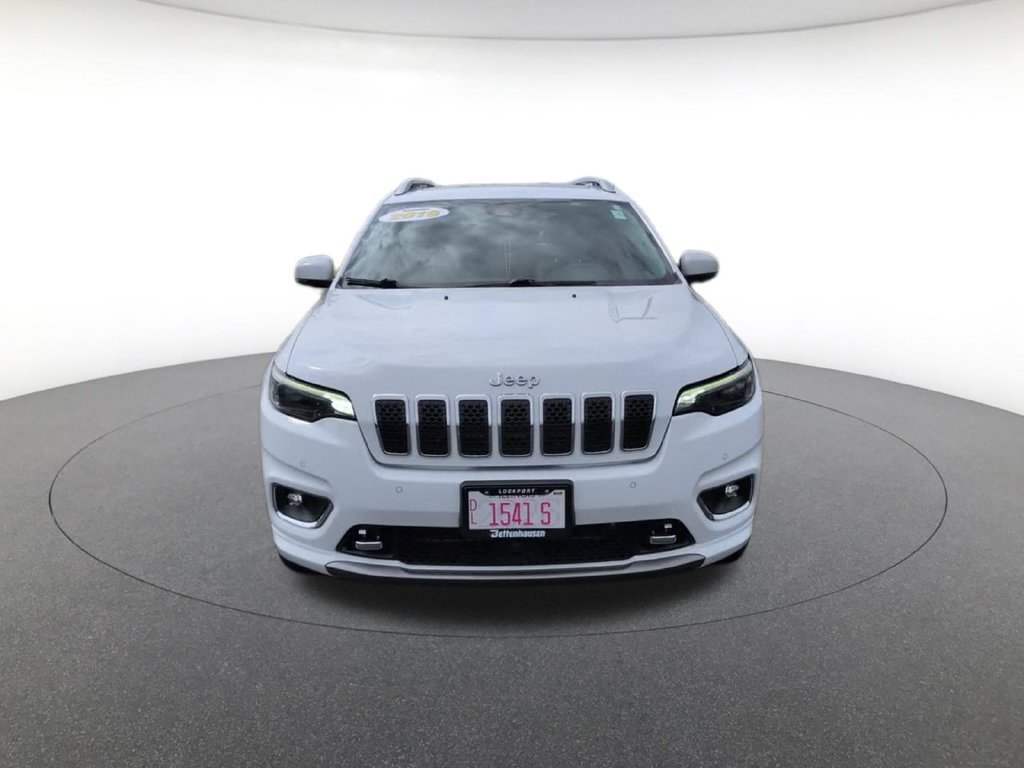 Certified Used 2019 White Jeep Overland image 14