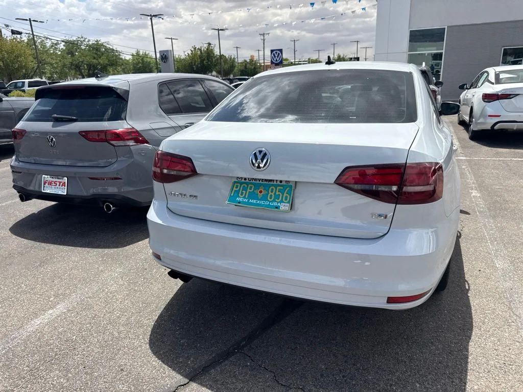 Used 2017  Volkswagen 1.4T SE image 10