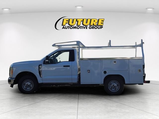 New 2026 Oxford White Ford F-250® XL image 32