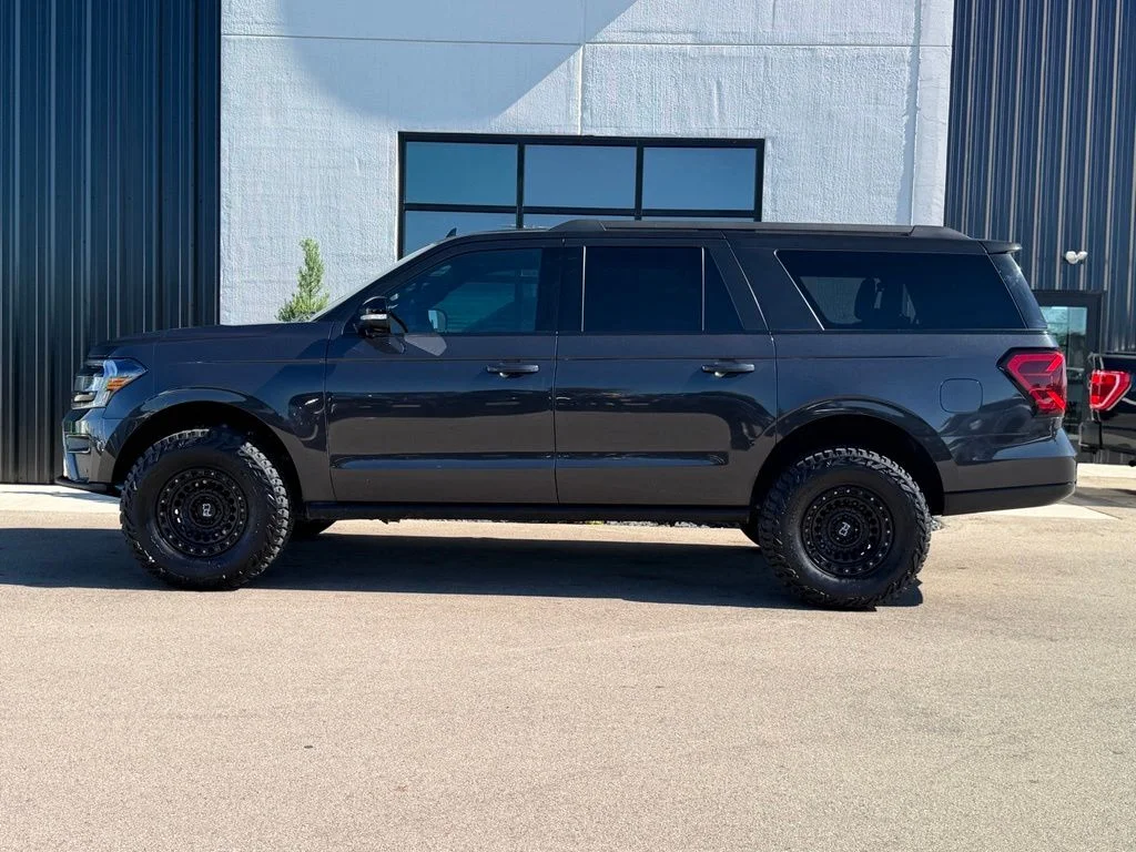 Used 2023 Gray Ford Limited image 2