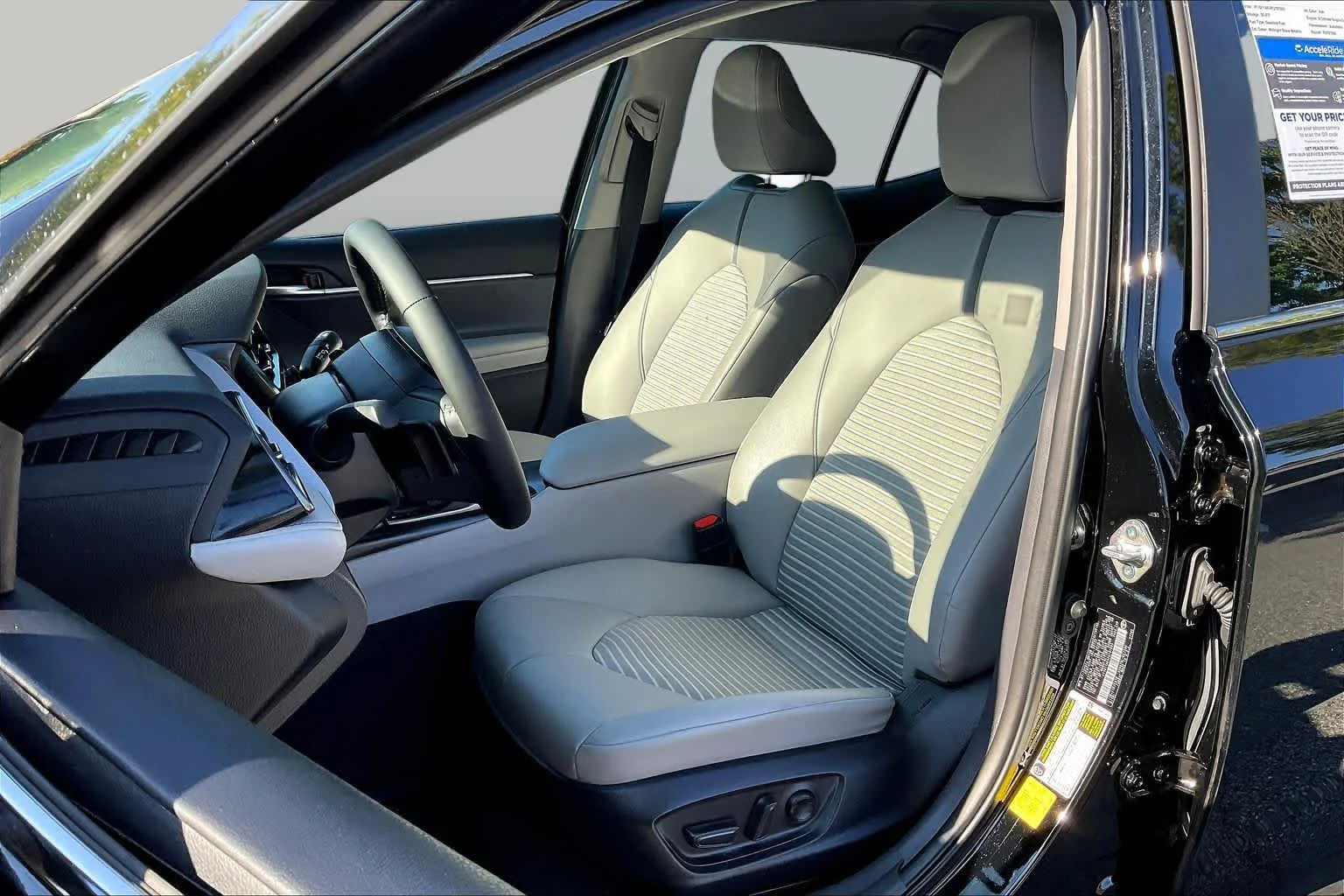 Used 2023 Midnight Black Metallic Toyota SE image 8