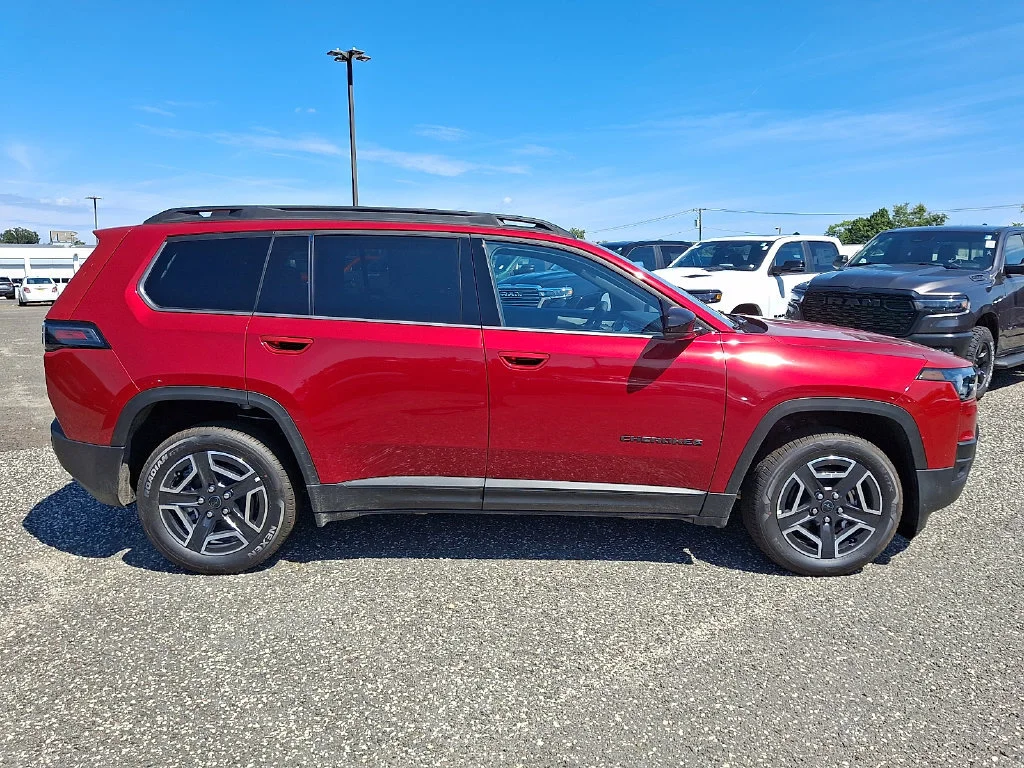 New 2026 Red Hot Pearl-Coat Exterior Paint Jeep Limited image 9