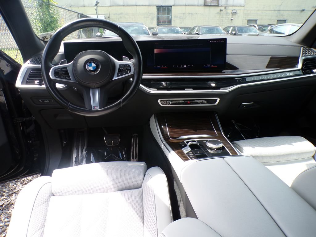 Certified Used 2024 Carbon Black Metallic BMW xDrive40i image 6