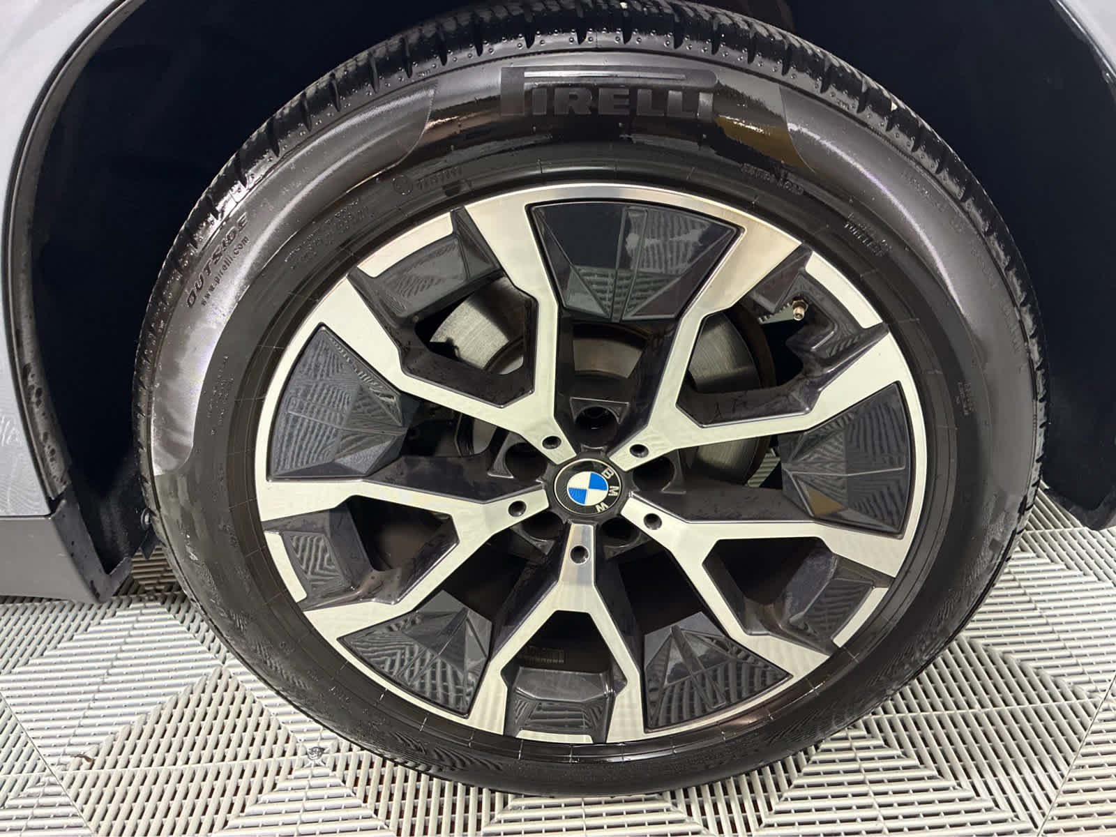 Used 2026 Skyscraper Grey Metallic BMW 30 xDrive image 9