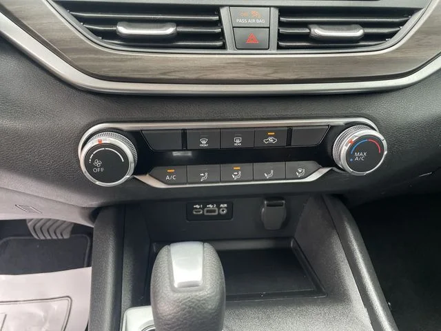 2025 Nissan Altima SV - Photo 25