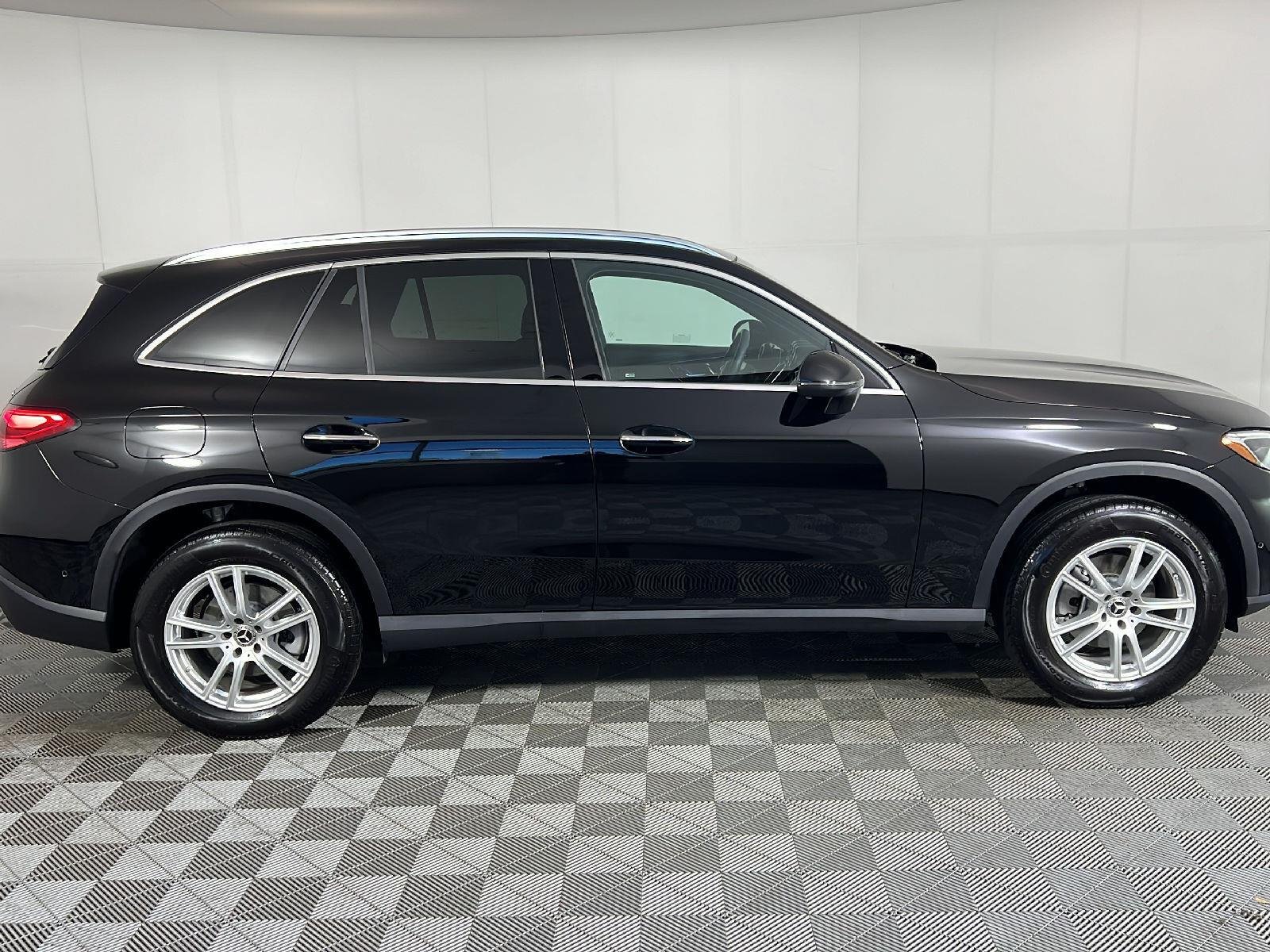 Used 2023 Black Mercedes-Benz GLC 300 image 20