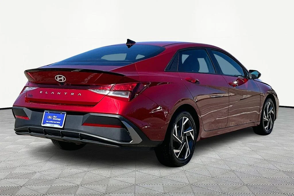 Certified 2025 Hyundai Elantra SEL with VIN KMHLM4DG7SU933899 for sale in Kansas City