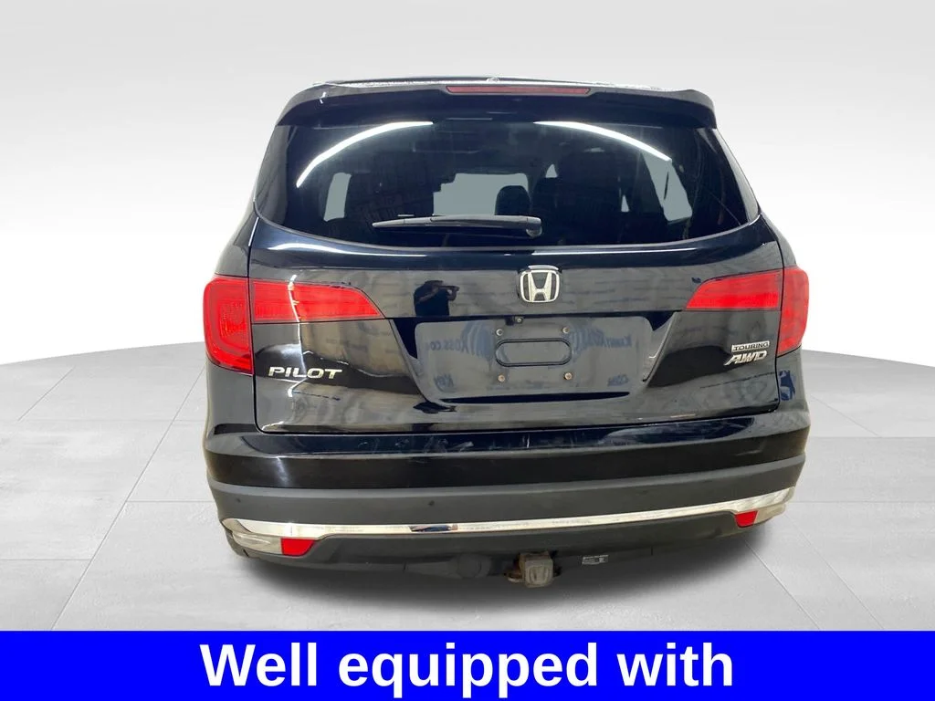 Used 2017  Honda Touring image 3