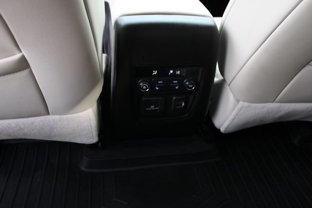 Used 2022 White Buick Premium Group image 27