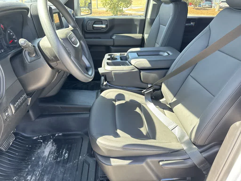 2025 GMC Sierra 3500HD Pro - Photo 23