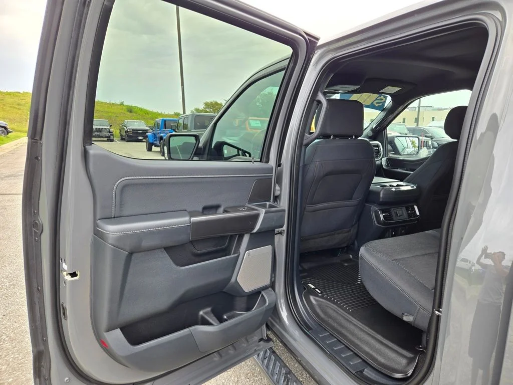 Used 2021 Gray Ford XLT image 25