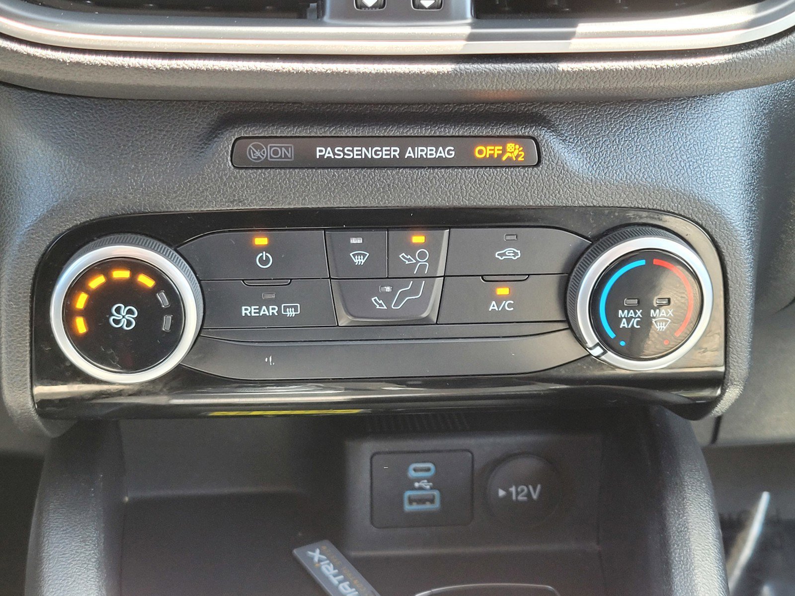 Used 2022 Silver Ford SE image 20