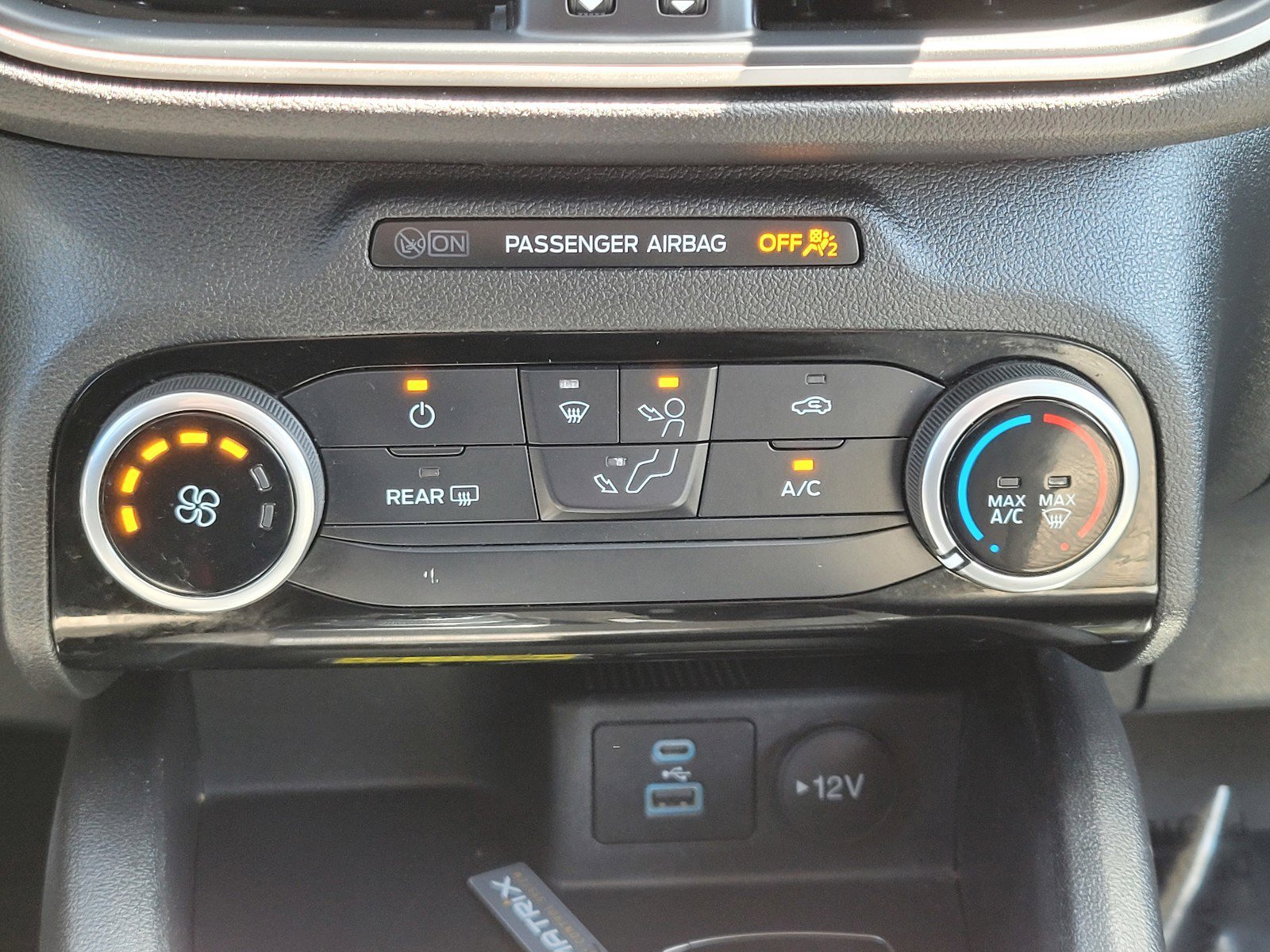 Used 2022 Silver Ford SE image 20