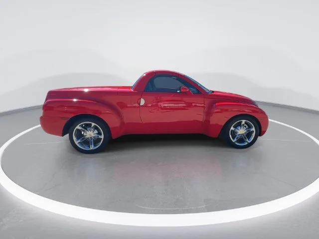 Used 2005 Red Chevrolet Base image 4