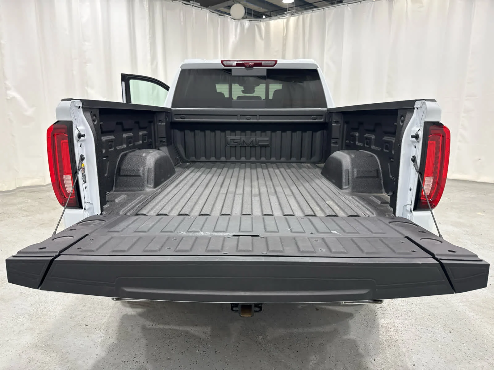 Used 2026 Glacier White Tricoat GMC Denali image 15