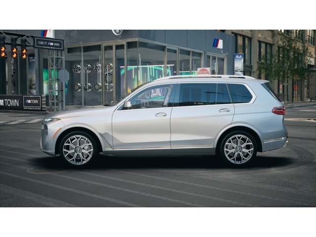 New 2027 Sparkling Copper Metallic BMW xDrive40i image 4