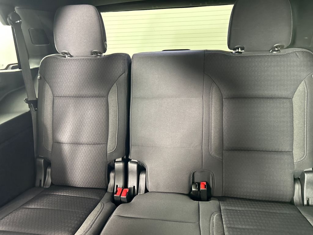 Used 2022 White GMC SLE image 20
