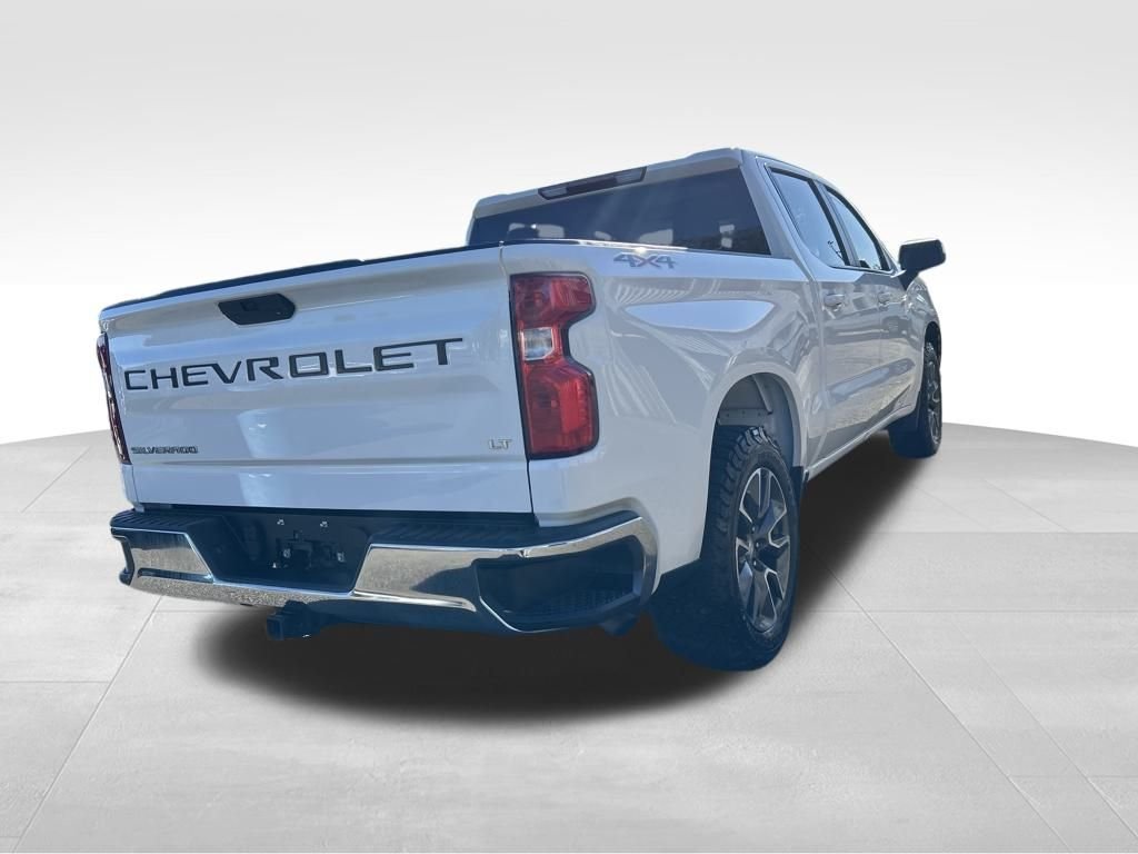 Used 2022 White Chevrolet LT image 7