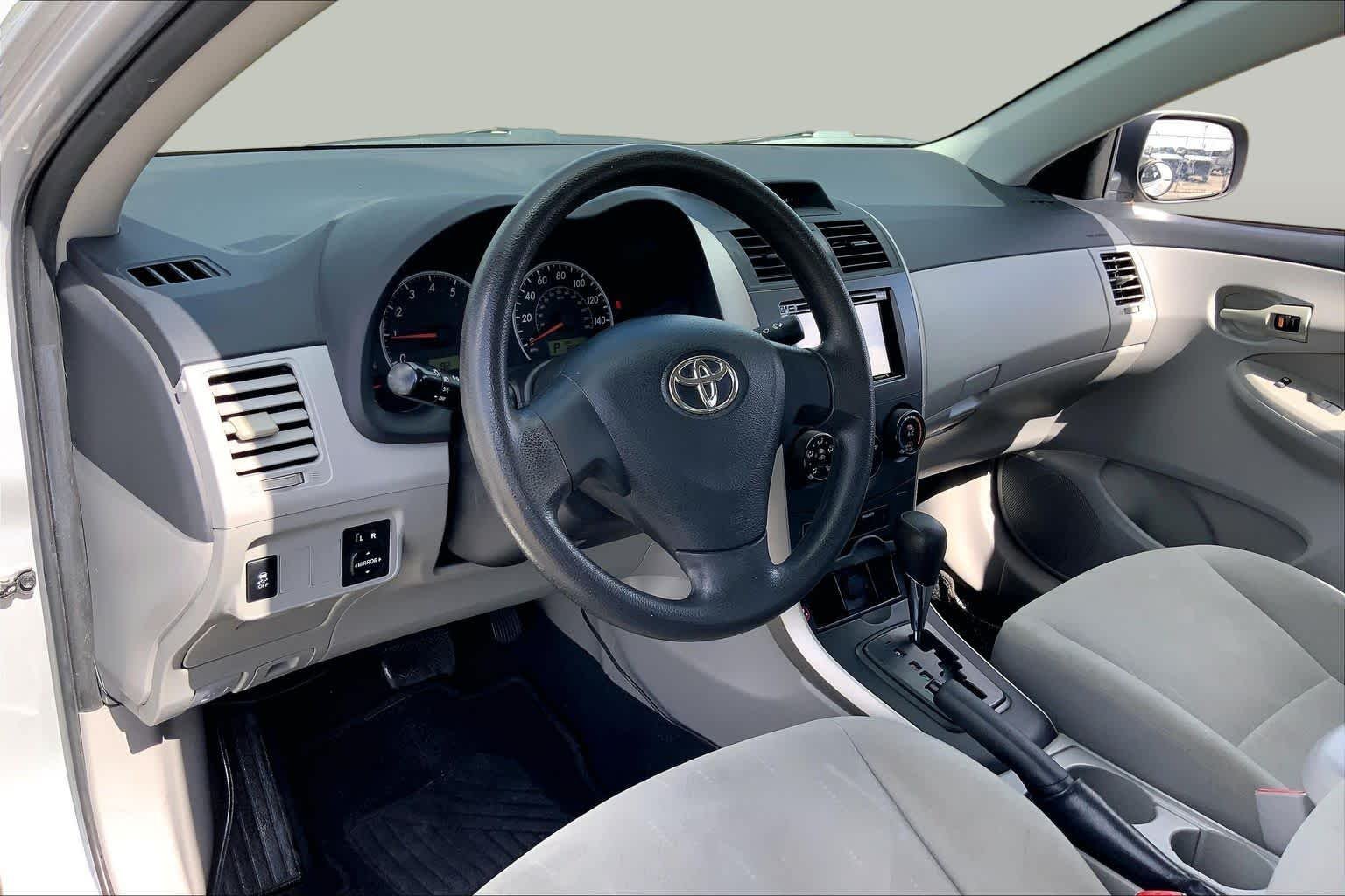 Used 2013 Classic Silver Metallic Toyota L image 17