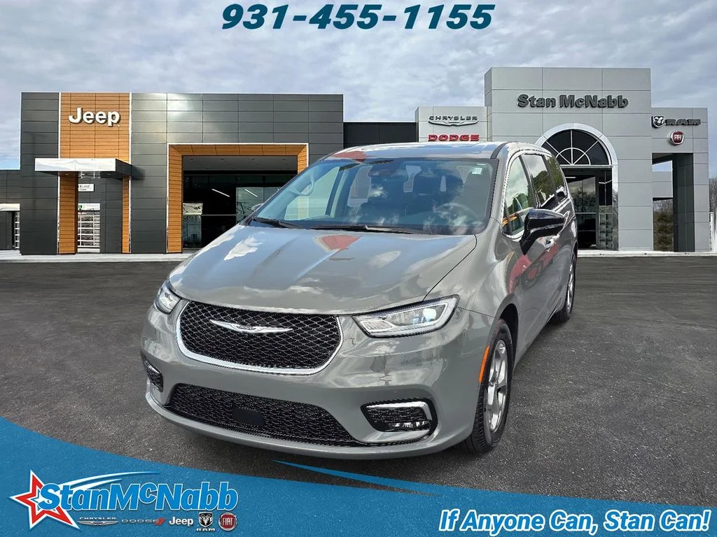 2024 Chrysler Pacifica Limited's photo
