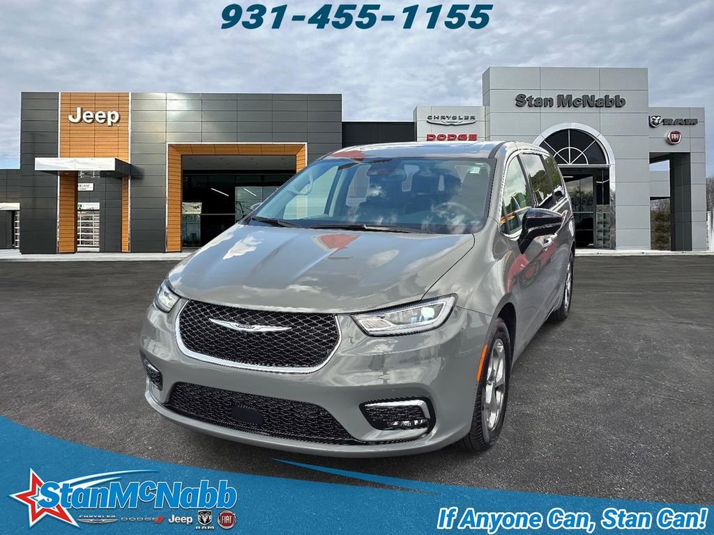 2024 Chrysler Pacifica Limited's photo