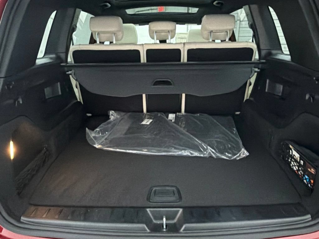 New 2026 MANUFAKTUR Patagonia Red Metallic Mercedes-Benz GLB 250 image 59