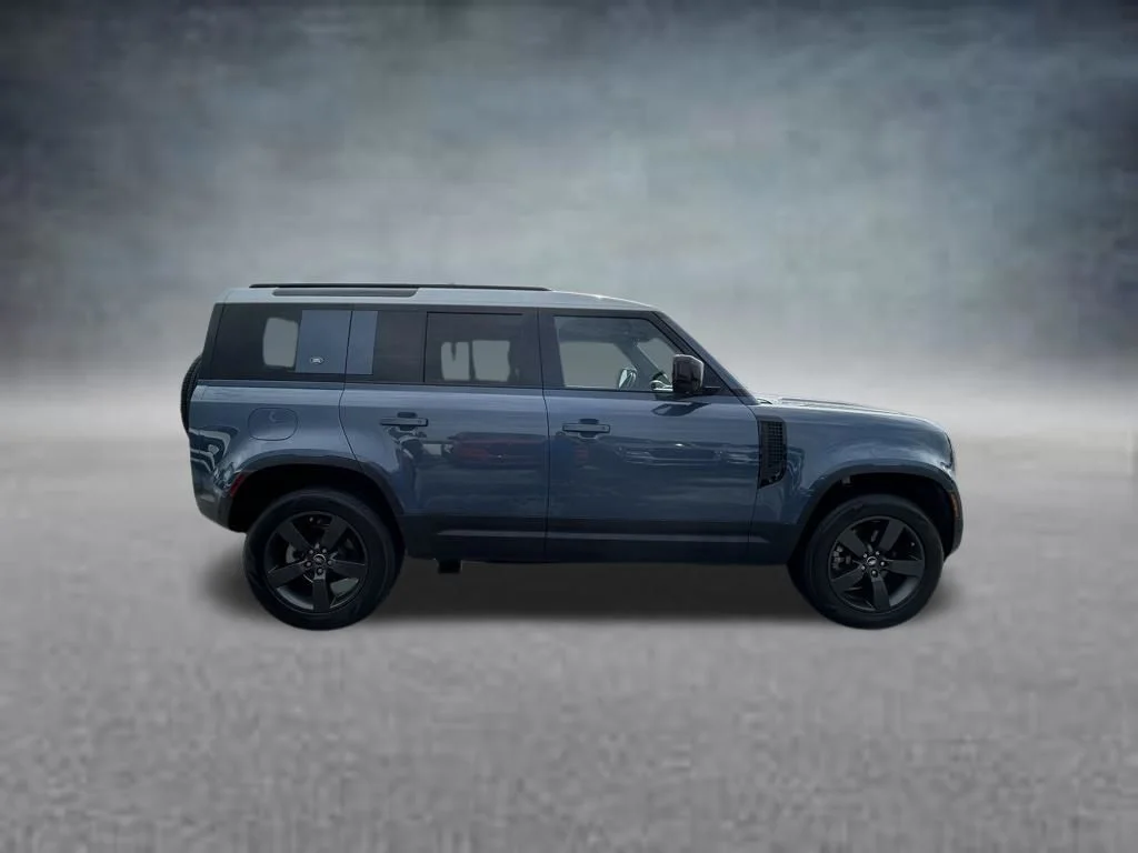 Used 2024 Blue Land Rover S image 8