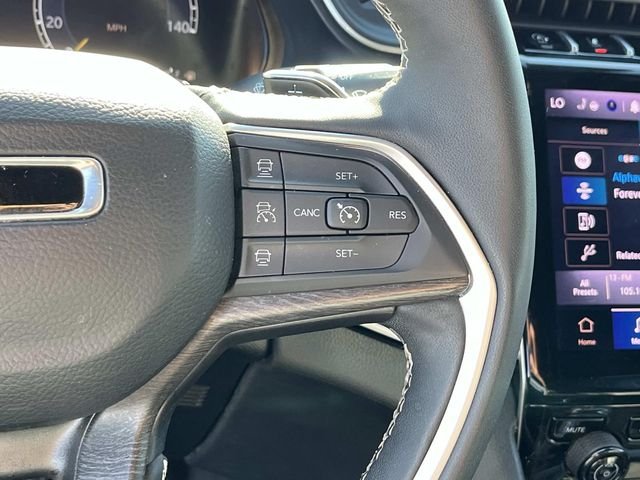 Used 2025 Gray Jeep Limited image 30