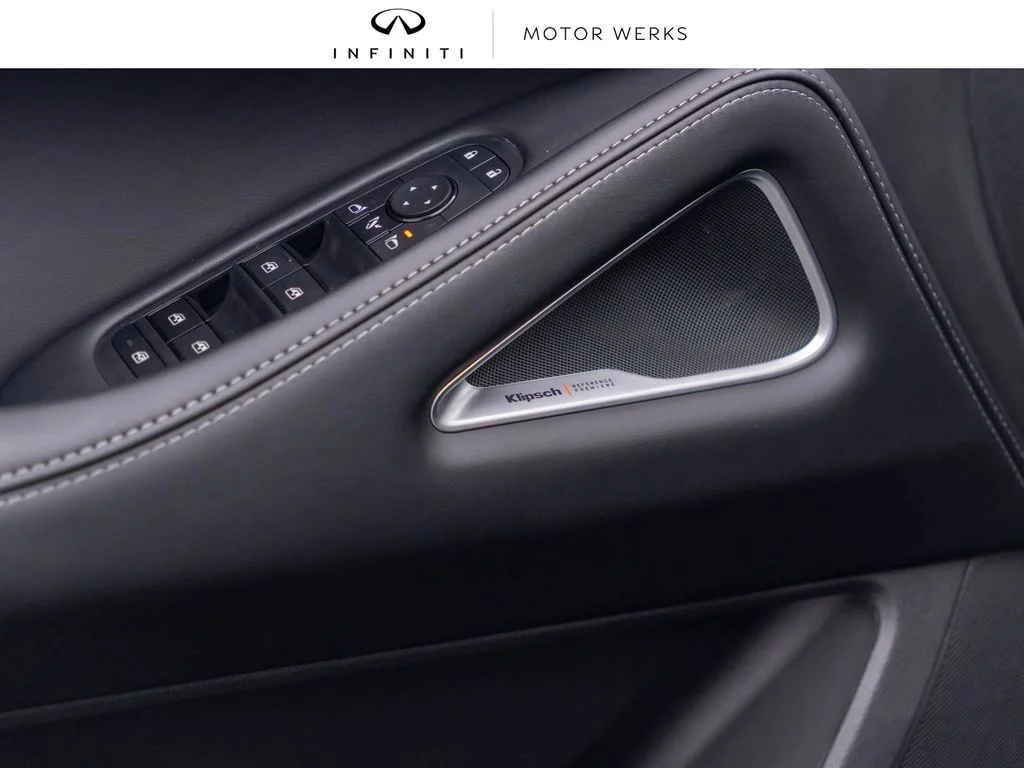 New 2027 2T RAD WHT INFINITI Autograph AWD image 13