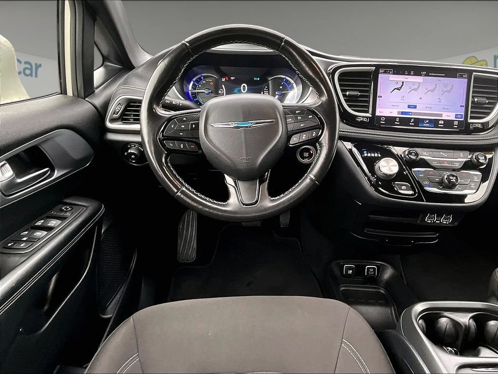 Used 2021 White Chrysler Touring image 17