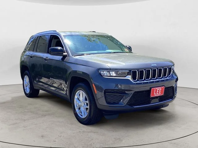 Used 2023 Baltic Gray Metallic Clearcoat Jeep Laredo X image 7