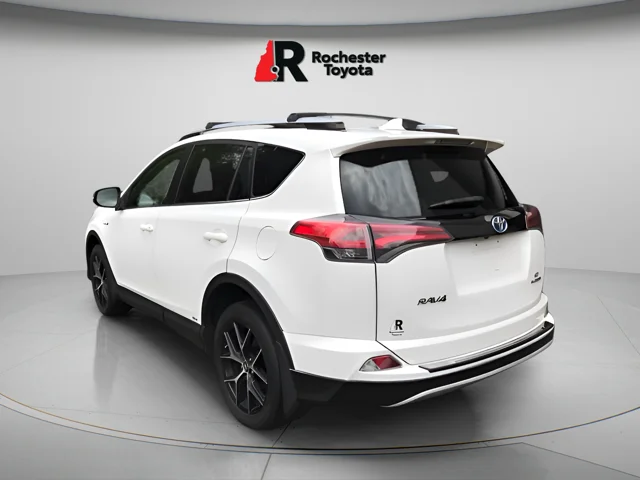 Used 2018 White Toyota SE image 5