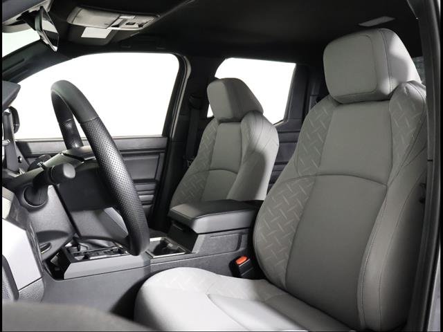 2026 Toyota Tacoma SR5 - Photo 6